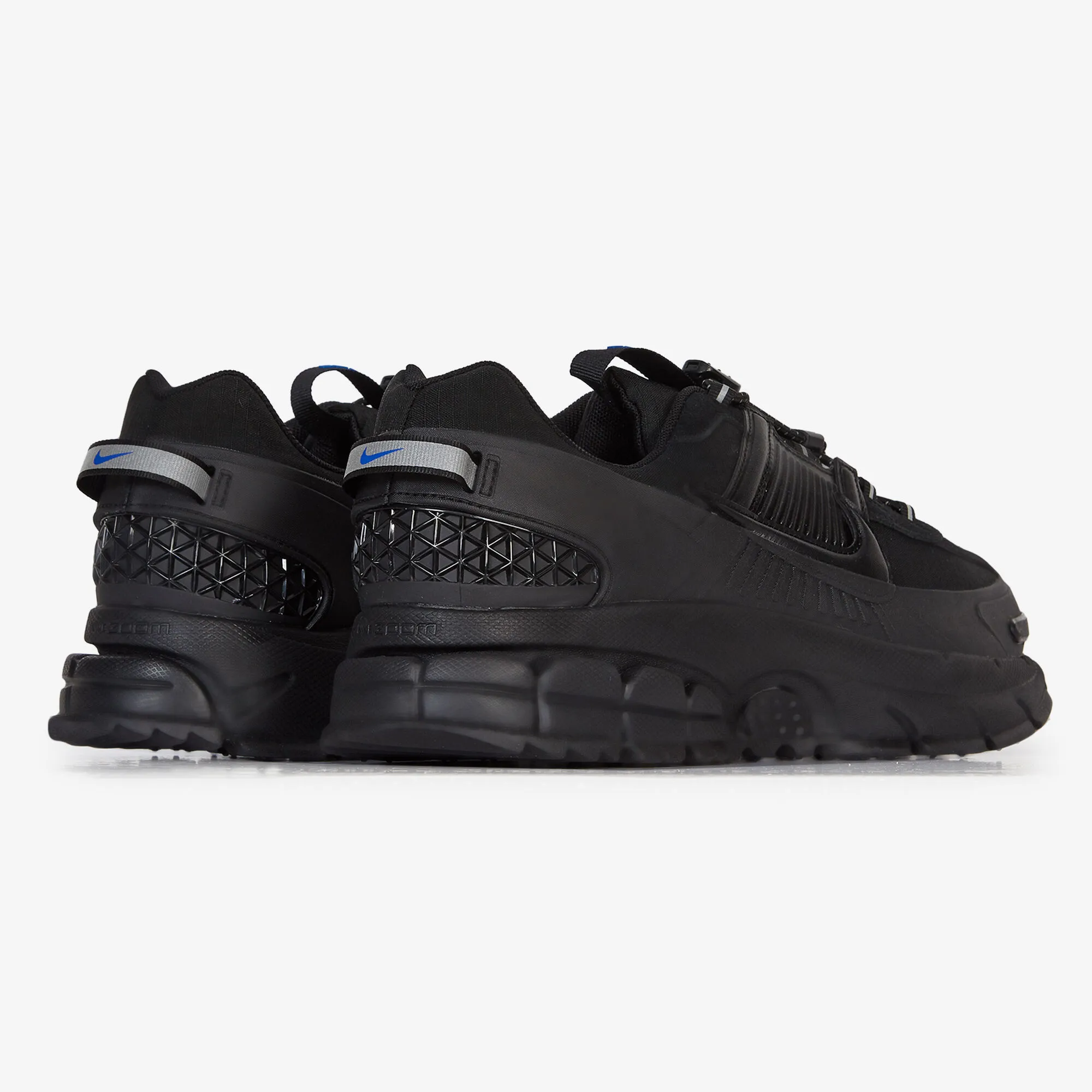 NIKE zoom vomero roam